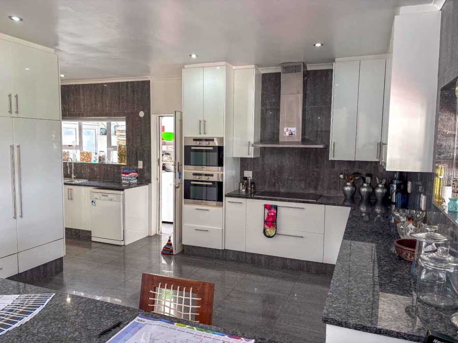 3 Bedroom Property for Sale in Stilbaai Wes Western Cape